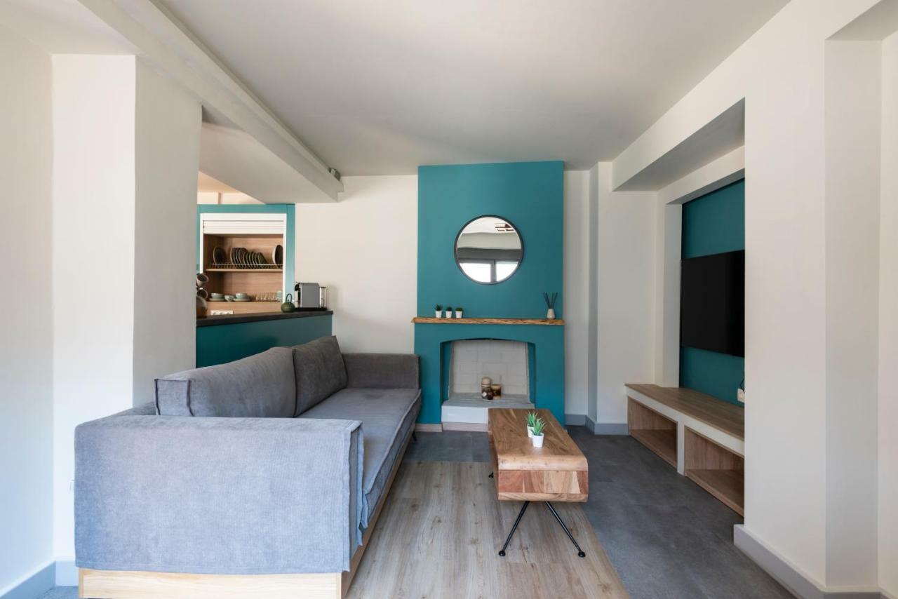 Groundfloor 2Br Apt With Smallyard Near The Heart Of Kalamata Dış mekan fotoğraf