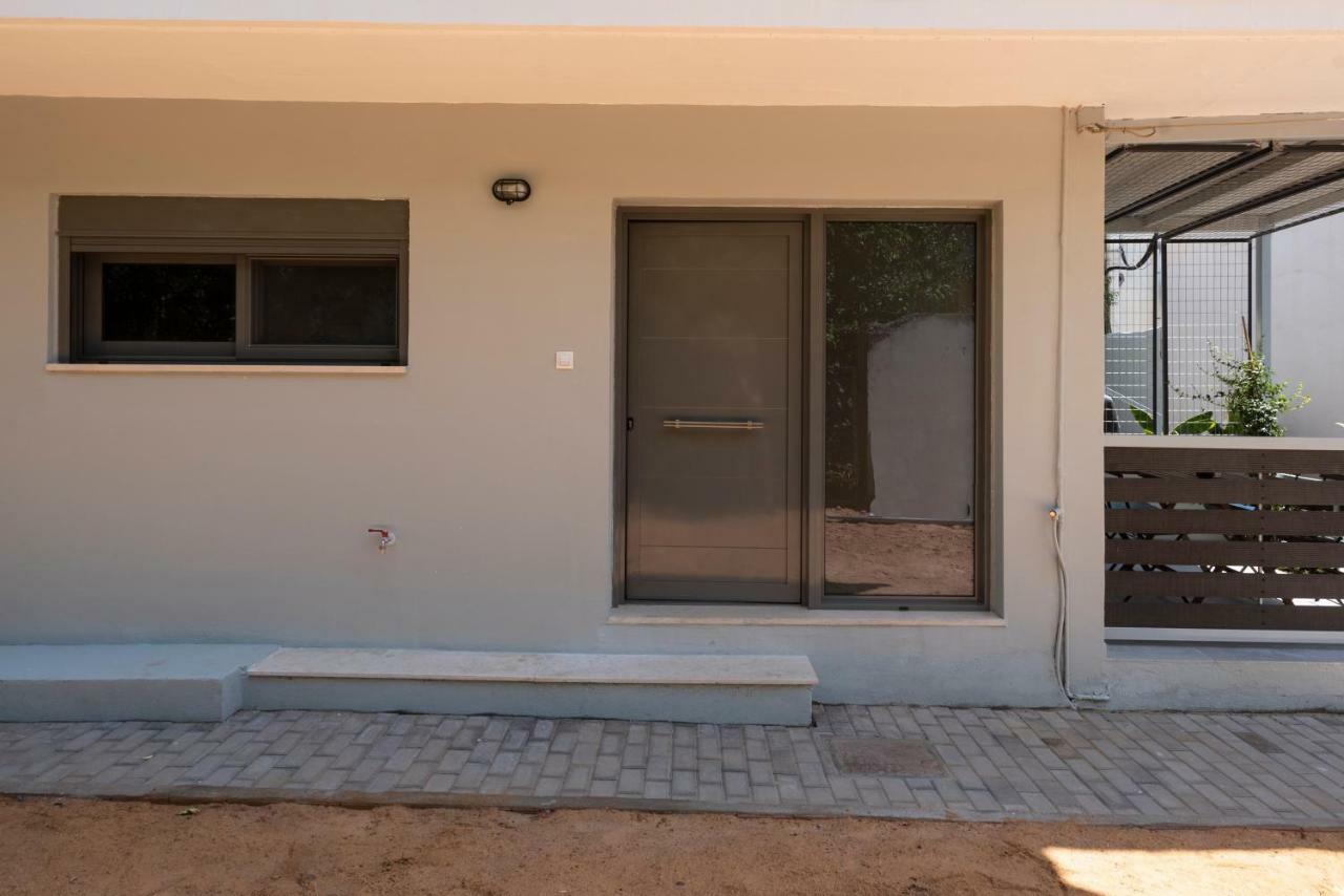Groundfloor 2Br Apt With Smallyard Near The Heart Of Kalamata Dış mekan fotoğraf